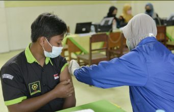 Ratusan Siswa SMK Graha Madina Singosari telah di Vaksin Sinovac